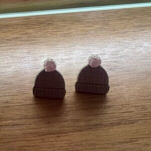 stud earrings, winter hats